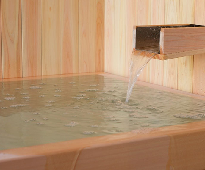 Hinoki cypress bath