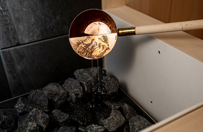 Self-löyly with aromatic water